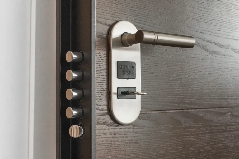 uPVC door won't lock – multipoint lock and lever handle on a door, how to identify the problem in Hastings, Locksmith Hastings guide